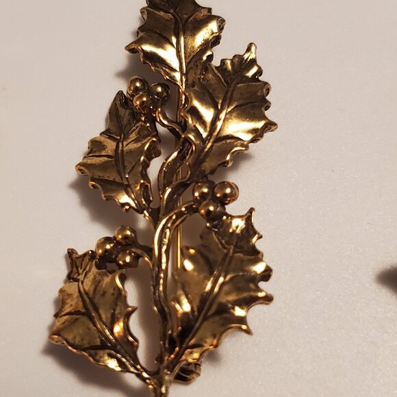 8 Pins or Brooches, items # A-1194-1201, wt. 105 grams. - Picture 7 of 15